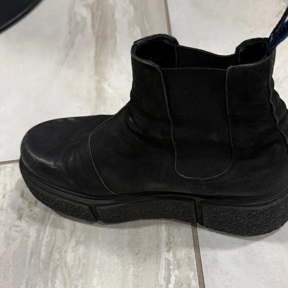 John Fluevog Platform Booties- black leather Size 8 - Picture 8 of 10